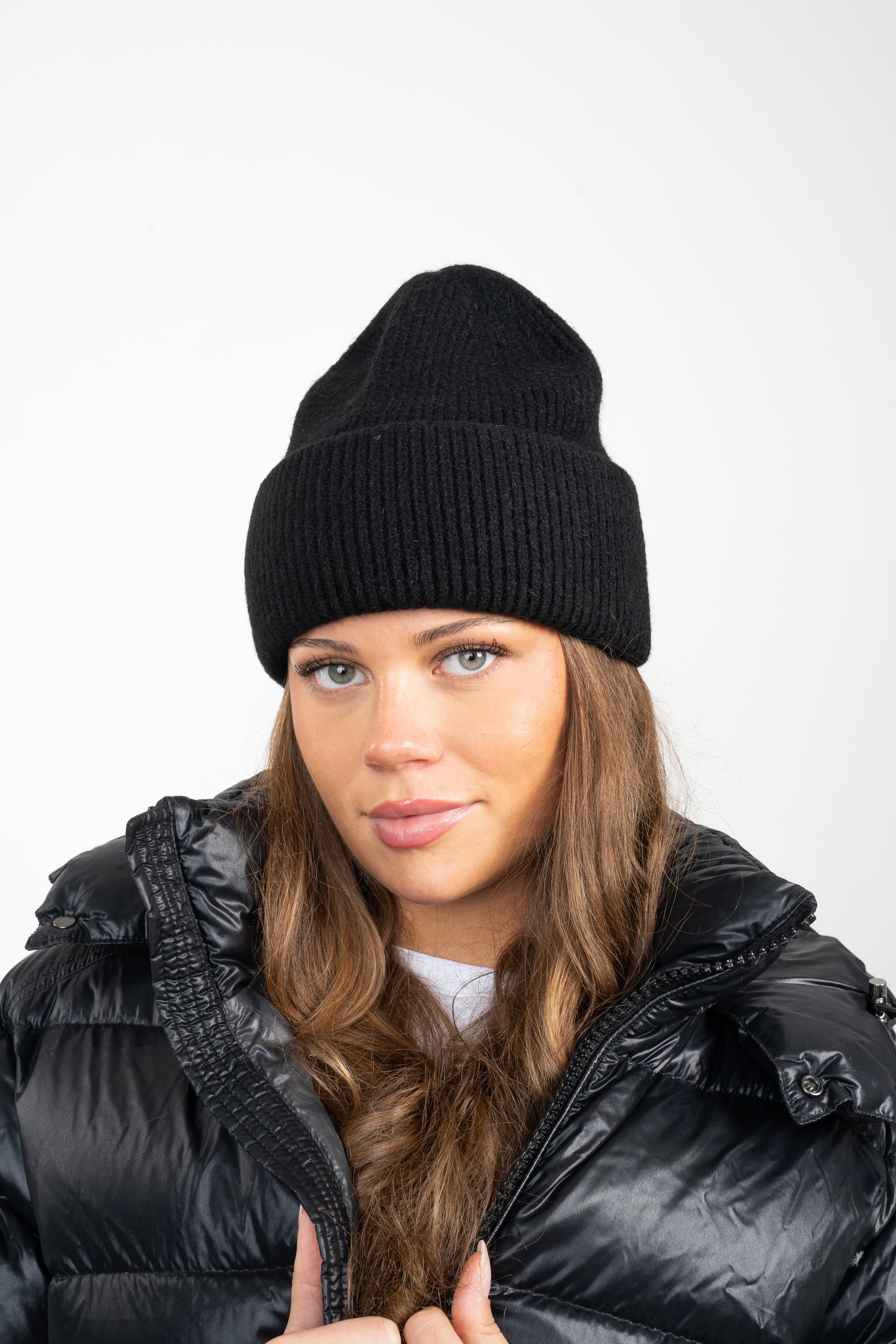 Black rib beanie